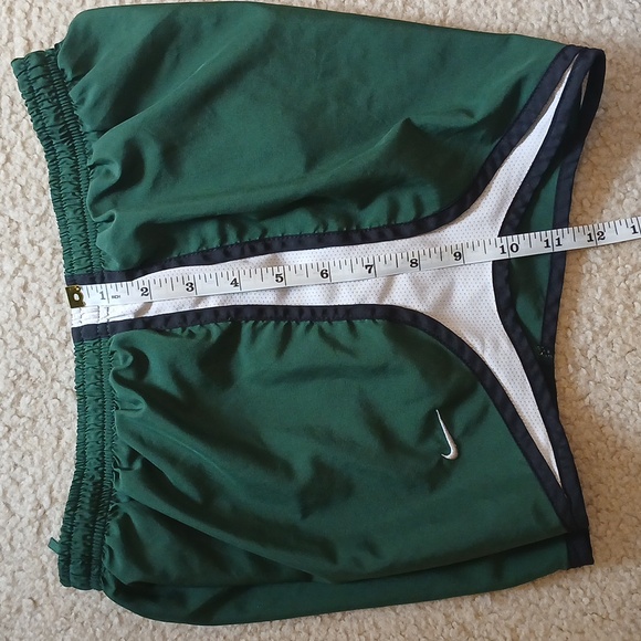 Nike Dri-FIT Green Performance Shorts - Brief Lined - Picture 3 of 5